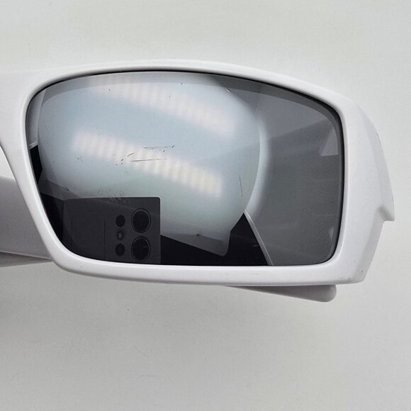 *SOLD* Oakley 03-474 Gascan White Frame Black Iridium Lens Sunglasses w/ Case - Picture 13 of 16